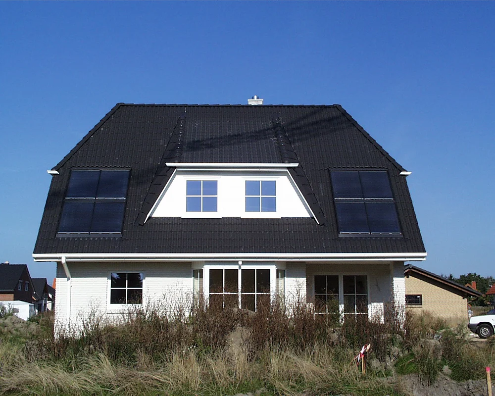 Einfamilienhaus mit photovoltaischer und thermischer Solaranlage in Hannover
