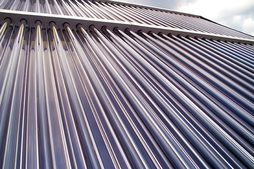 Nahaufnahme einer Solarthermieanlage in Hannover